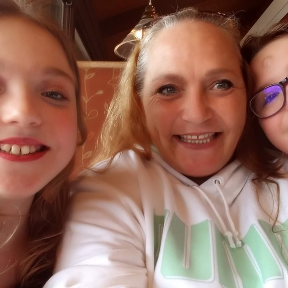 Meet your Posher, Lyla - Picture 2 of 6